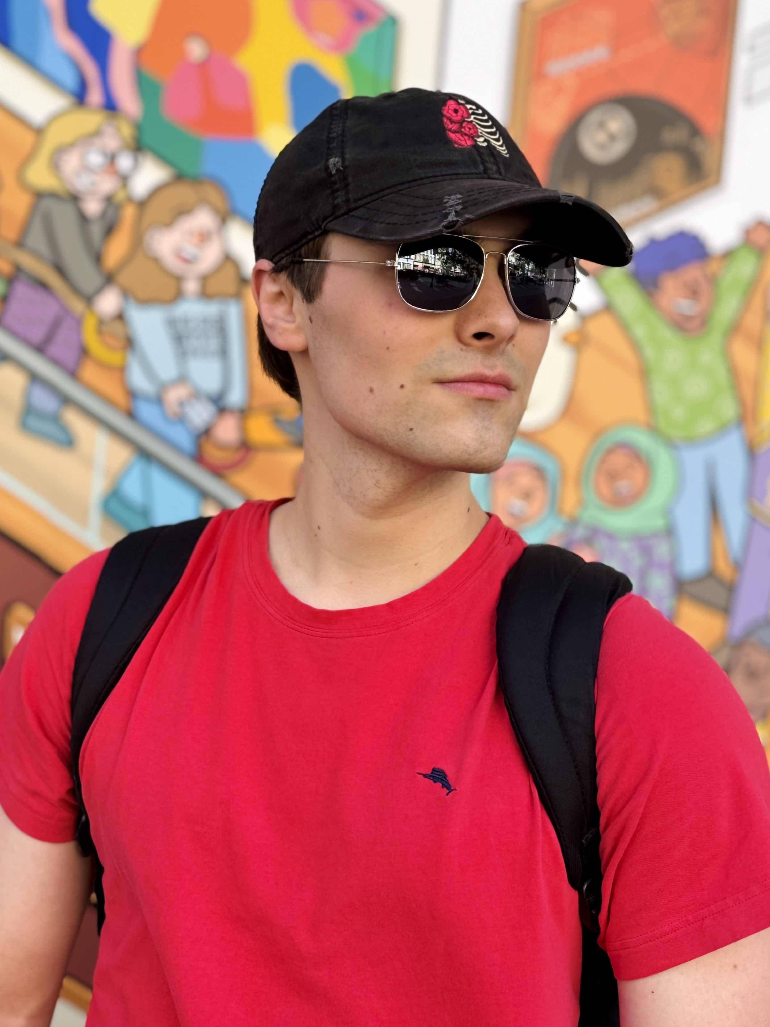 Man wearing the Solo hat